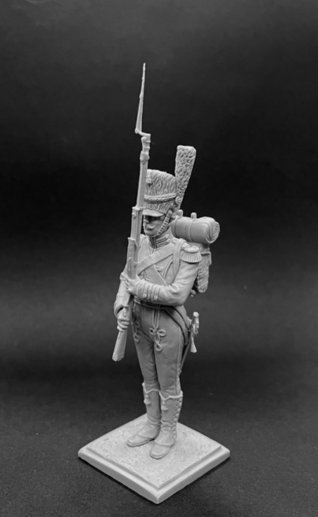 CHM-54263. Карабинер элитной роты батальона гвардейских егерей, Вестфалия 1808-13 гг. 54 мм. Материал - смола. Chronos Miniatures