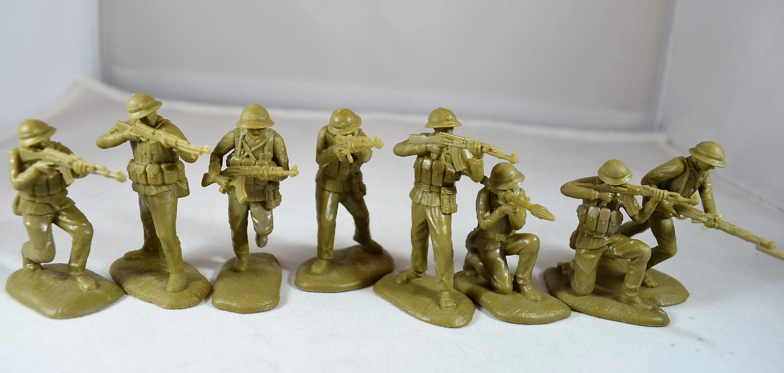TSSD30 Фигуры NVA (North Vietnamese Army) soldiers (16 x 1/32 figures) TSSD
