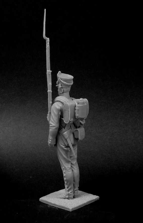 CHM-54217. Рядовой пехотных (или егерских) полков, Россия 1812-14 гг. 54 мм. Материал - смола. Chronos Miniatures