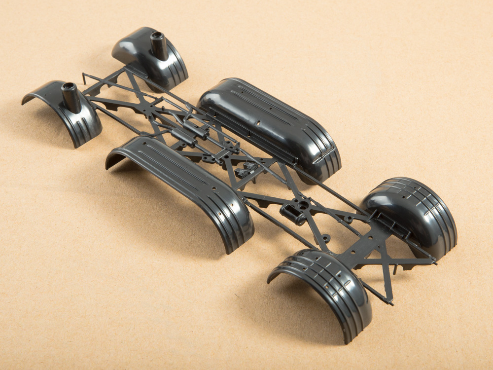 1418AVD Сборная модель ЛУНА-М 9П113 с ракетой 9М21 на шасси ЗИЛ-135ЛМ AVD Models