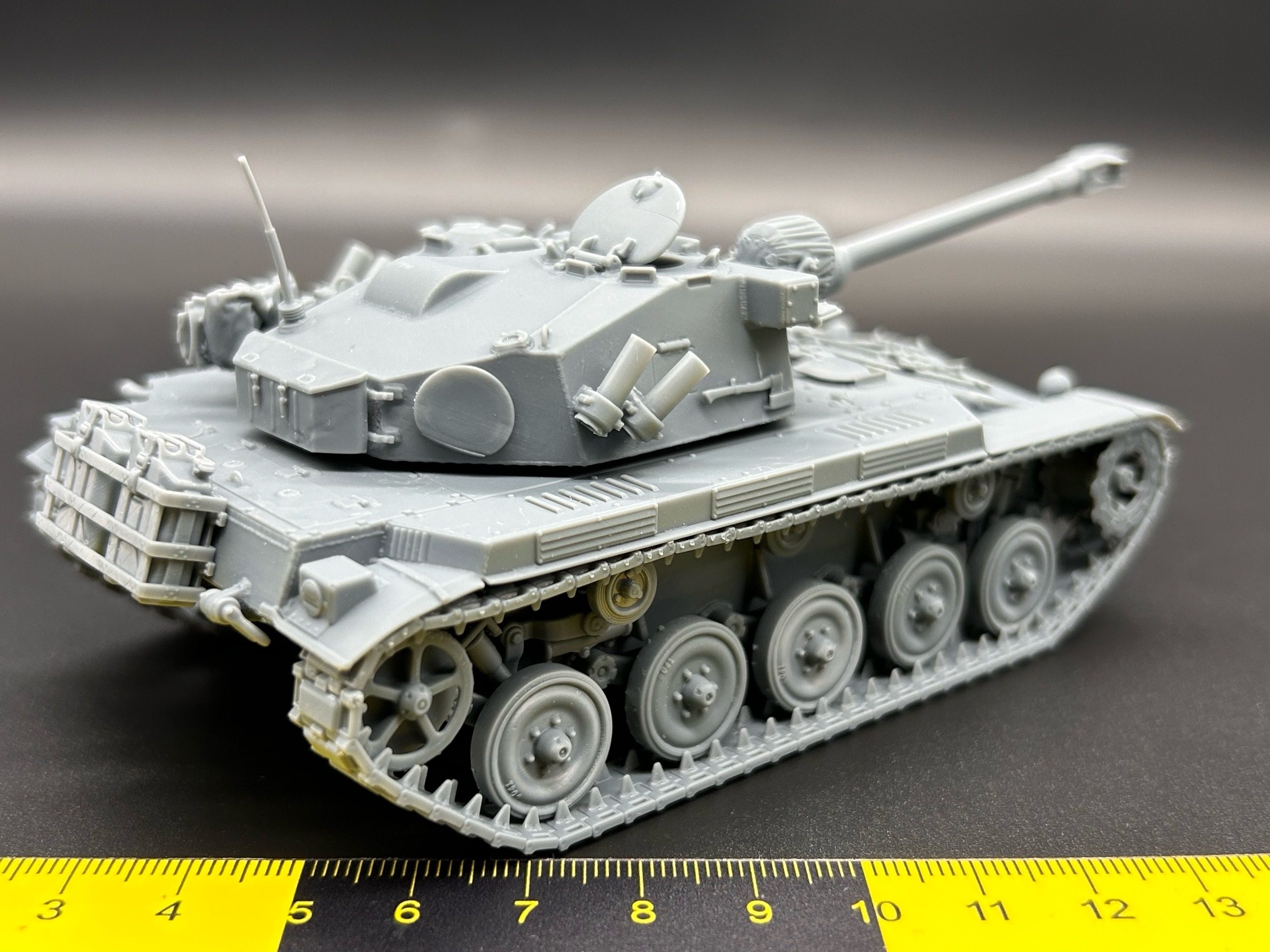 AM36022 Французский легкий танк AMX ELC bis «Елка» Arma Models