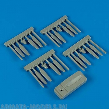 QB72336  B-24 Liberator Propeller w/Tool 1/72