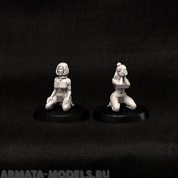 slave-knee 2 slavegirls kneeling (2 models)