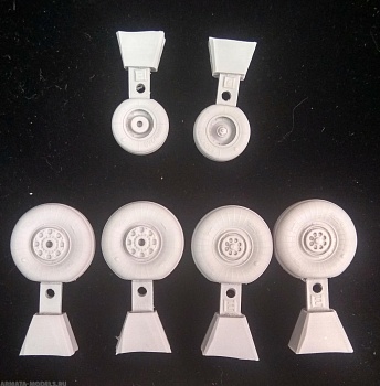 AM4826 Колеса под нагрузкой для Су-34 поздние диски 1/48