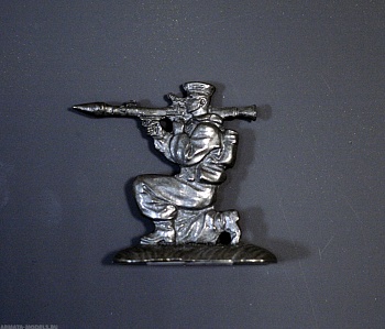 Н-7-126 ВДВ. Десантник с РПГ