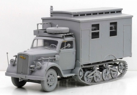 6766Д 1/35 Грузовик Sd.Kfz.3 Maultier Ambulance Dragon