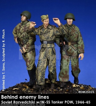 RDM35025 Советский солдат Soviet Razvedchiki w/W-SS tanker POW, 1944-45