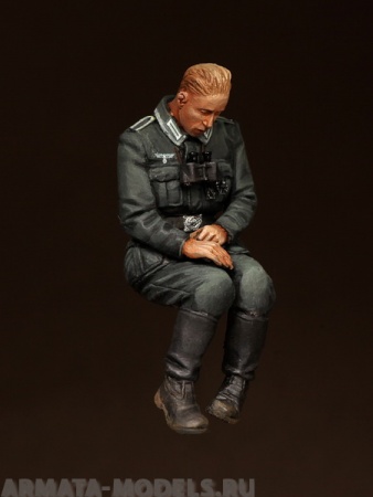 3575SOGA Sleeping german feldwebel panzergrenadier. SOGA Miniatures