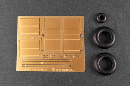 02424P Junkers Ju-87D-5 Stuka Trumpeter